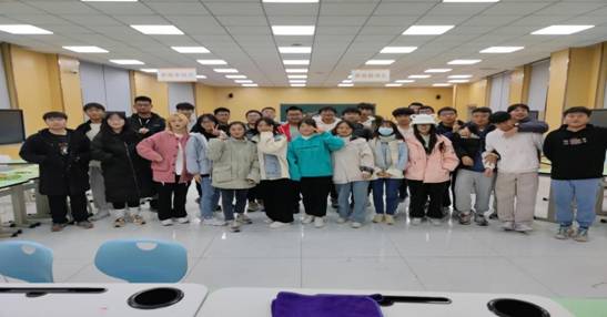 RR`7NV24JZ27VC}CDDBK_I1