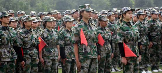 图片包含 山, 户外, 一群, 大描述已自动生成